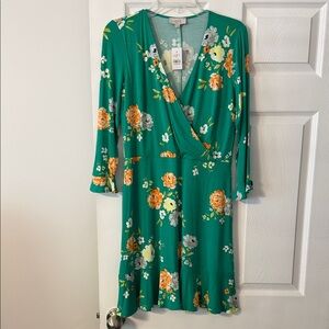 LOFT Green Floral Wrap-Style Long Sleeve Dress size 4 very soft length 36” B 32”